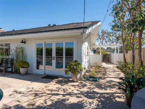 13161  Sandhurst  , North Tustin, CA