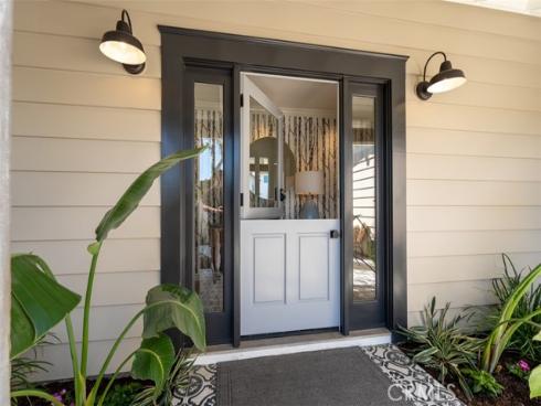 13161  Sandhurst  , North Tustin, CA