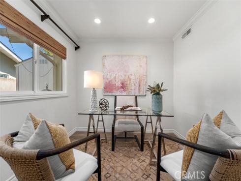 13161  Sandhurst  , North Tustin, CA