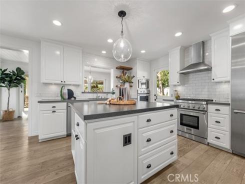 13161  Sandhurst  , North Tustin, CA