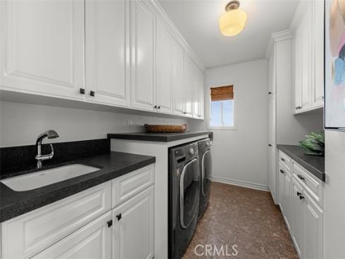 13161  Sandhurst  , North Tustin, CA