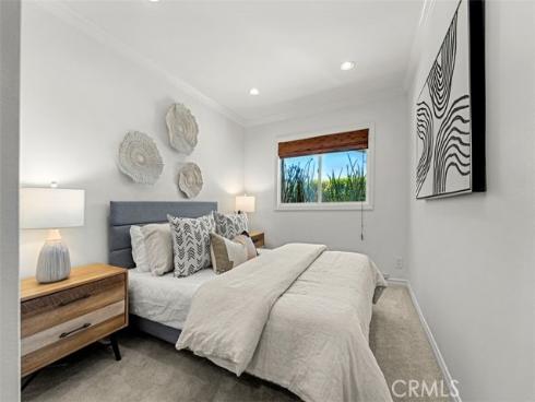 13161  Sandhurst  , North Tustin, CA