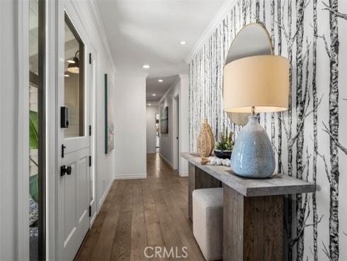 13161  Sandhurst  , North Tustin, CA