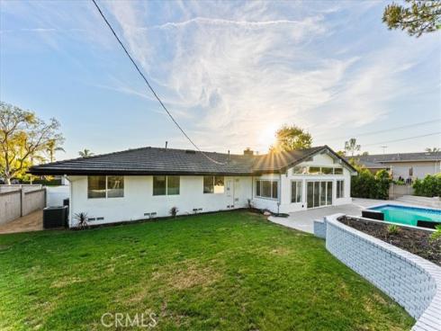 1271  Brittany Cross  , North Tustin, CA