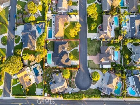 1271  Brittany Cross  , North Tustin, CA