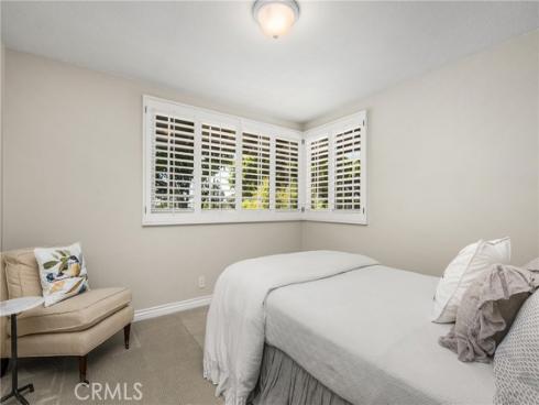 1201  Hyde Park  , North Tustin, CA