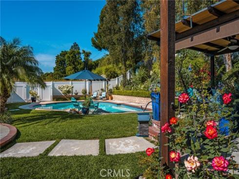 1201  Hyde Park  , North Tustin, CA