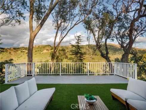 10141  Overhill   Drive, North Tustin, CA