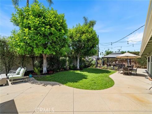 18612 Newton Avenue, North Tustin, CA