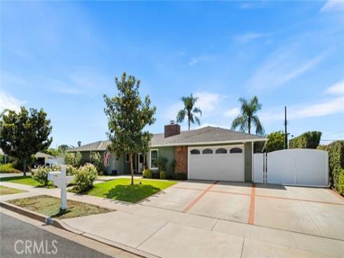 18612 Newton Avenue, North Tustin, CA
