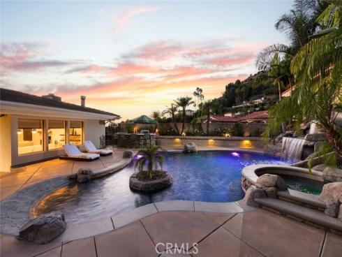 10491 Ridgeway Drive , North Tustin, CA