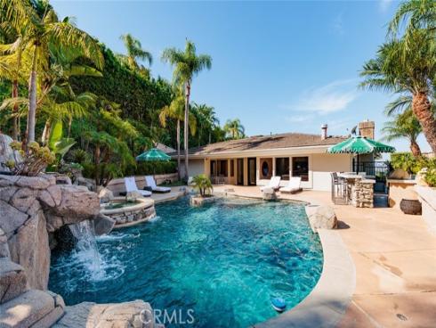 10491 Ridgeway Drive , North Tustin, CA
