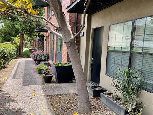 563 W Maple Avenue, Orange, CA