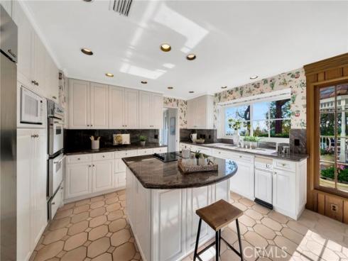 5502 E Crest De Ville Avenue, Orange, CA