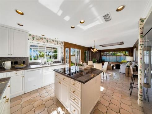 5502 E Crest De Ville Avenue, Orange, CA