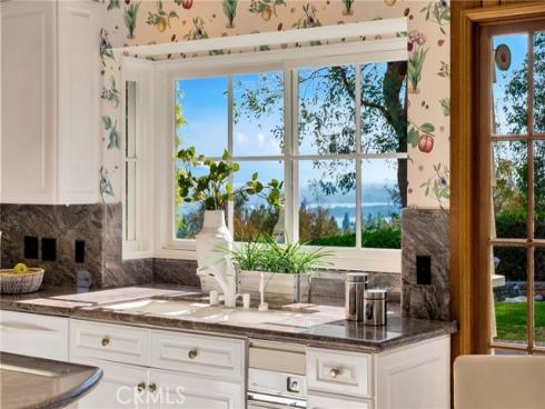 5502 E Crest De Ville Avenue, Orange, CA