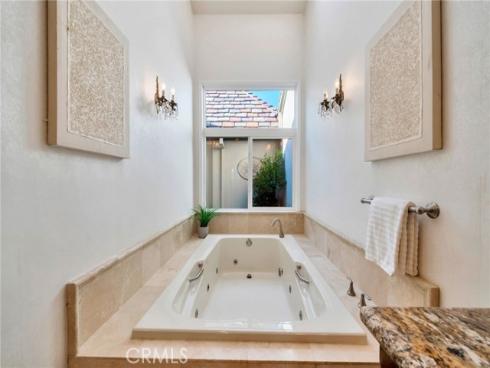 5502 E Crest De Ville Avenue, Orange, CA