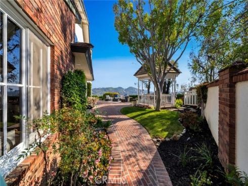 5502 E Crest De Ville Avenue, Orange, CA