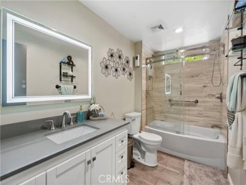 805 W Brentwood Avenue, Orange, CA