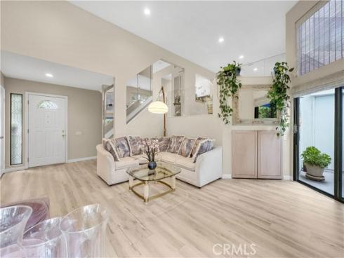 5846 E Creekside 35 Avenue, Orange, CA