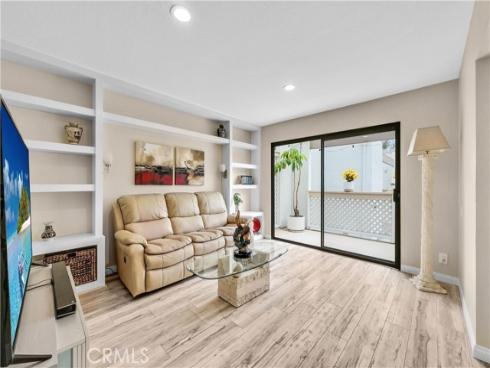 5846 E Creekside 35 Avenue, Orange, CA