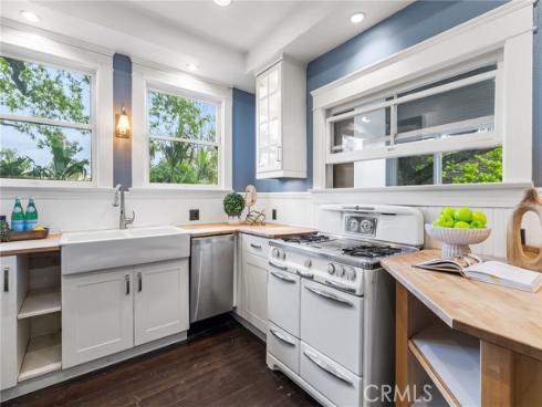 952 E Palmyra Avenue, Orange, CA