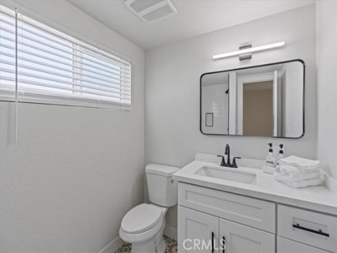 1043 E Palmyra Avenue, Orange, CA