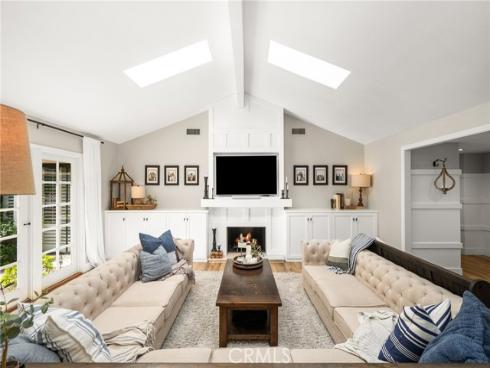 227 S Calle Grande , Orange, CA