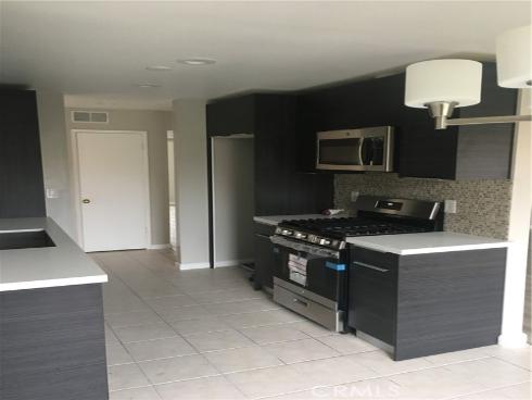 700 W La Veta G8 Avenue, Orange, CA