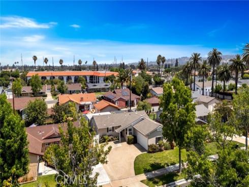 425 E Wilson Avenue, Orange, CA