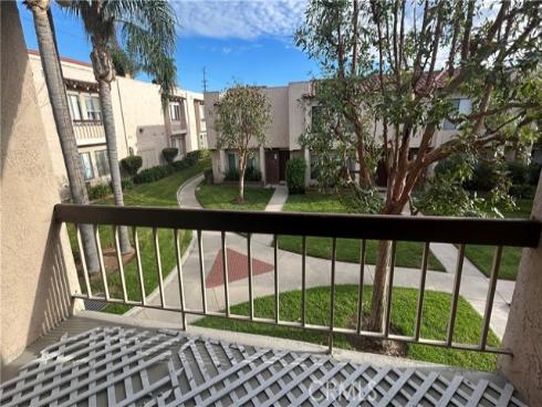 700 W La Veta  M12  Avenue, Orange, CA