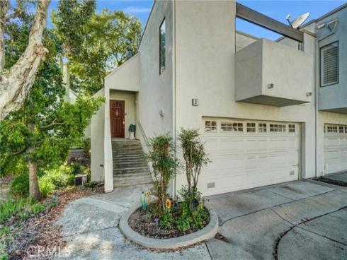 166 N. Singingwood Street 3