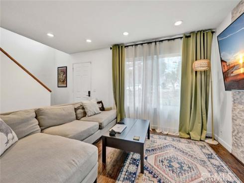 177 N Singingwood  22  Street, Orange, CA