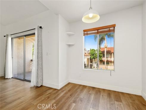 700 W La Veta  T4  Avenue, Orange, CA