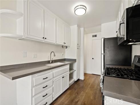 700 W La Veta  T4  Avenue, Orange, CA