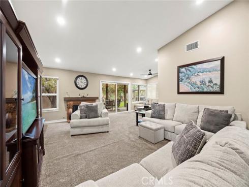 404 E Riverboat Way, Orange, CA