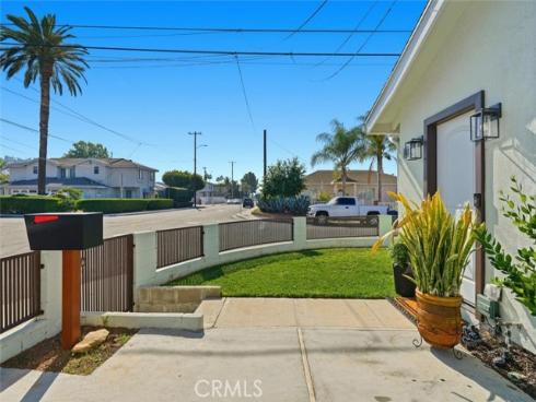 11851 Earlham , Orange, CA