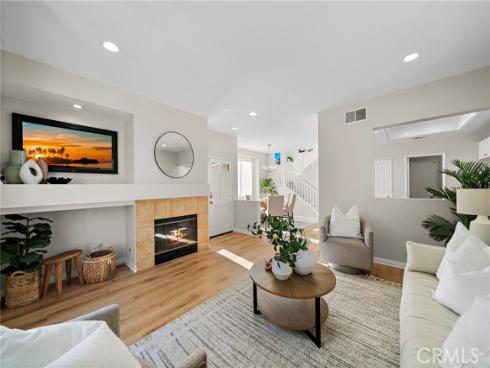 834 N Kintyre , Orange, CA