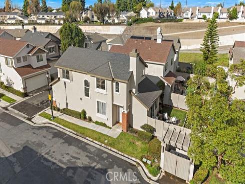 834 N Kintyre , Orange, CA