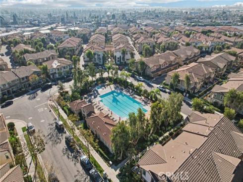 246 W Pebble Creek Ln , Orange, CA