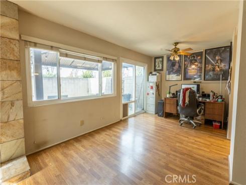 910 E Glendale , Orange, CA