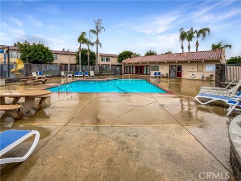 700 W La Veta , Orange, CA