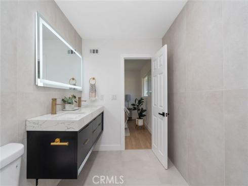 2076 N Diamond , Orange, CA