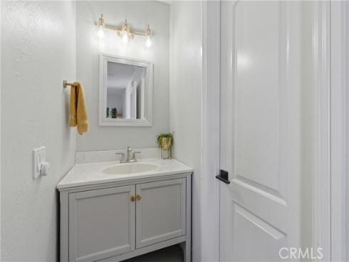 2100 W Palmyra  33 , Orange, CA