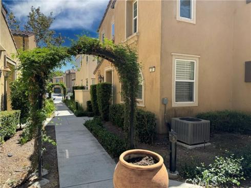 231 W Cork Tree  , Orange, CA