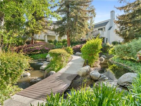 190 N Singingwood  , Orange, CA