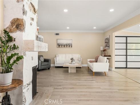 909 N Cleveland  , Orange, CA