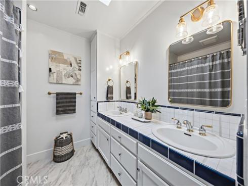 1224 E Orange Grove , Orange, CA