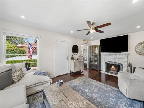 822 E Walnut Avenue, Orange, CA