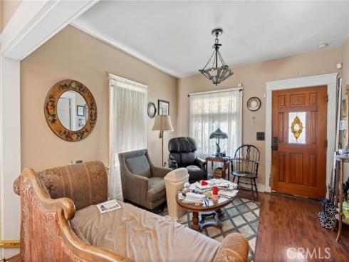 712 E Washington Ave , Orange, CA